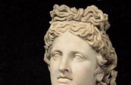 Кто такой бог Аполлон в древнегреческой мифологии?